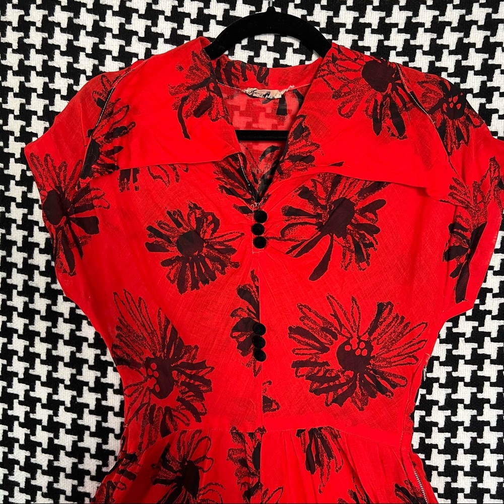 Vintage 1940s semi-sheer a-line red dress with allover black floral print. Small - Picture 3 of 15